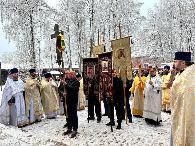 В Токсово прошел крестный ход в честь Собора Архистратига Михаила