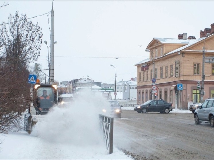 Более 320 единиц техники подготовили для содержания псковских дорог в зимний период