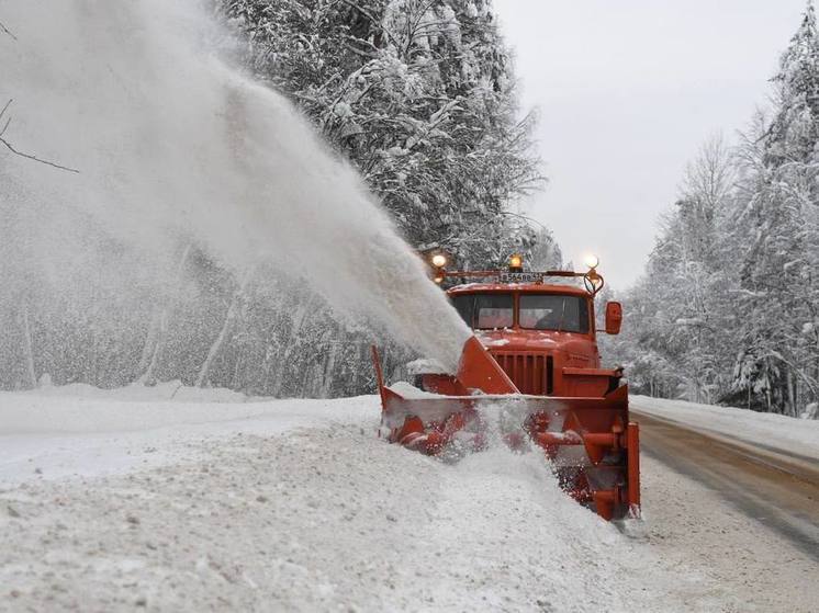 В Ленобласти начался усиленный режим очистки дорог от снега