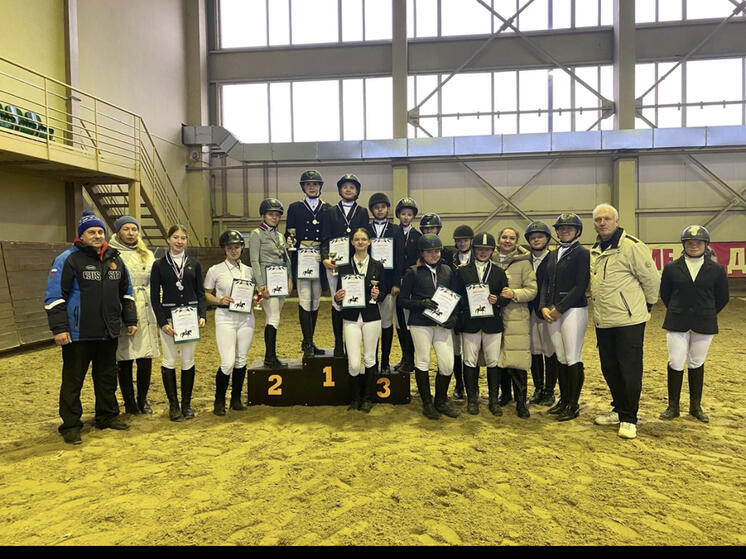 На конноспортивной базе «СГУС» прошли соревнования Первенство КСК "Открытие зимнего сезона"