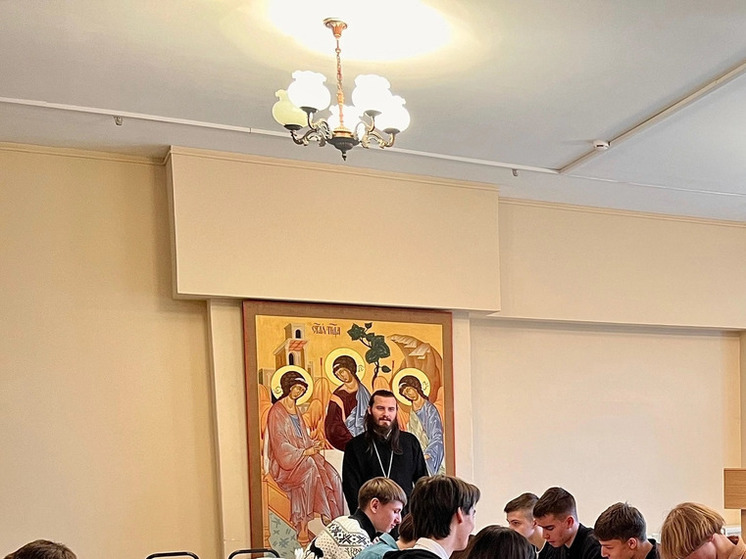 Смоленскую семинарию посетили учащиеся 9 и 10 класса общеобразовательной школы N°27