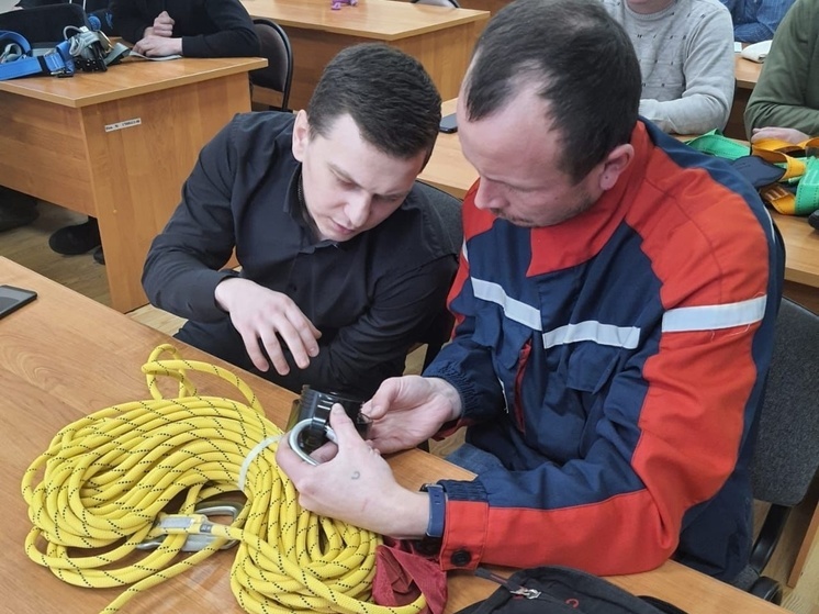 В 2023 году свою квалификацию уже повысили 977 сотрудников «Смоленскэнерго»