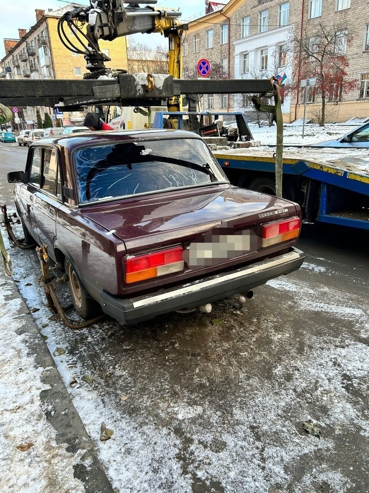 Автомобили массово увезли на штрафстоянку из центра Петрозаводска