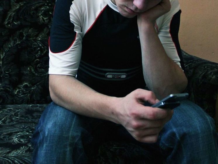 Российского школьника обвинили в распространении порно из-за снятого в туалете видео