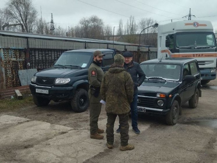 Мэр Омска Сергей Шелест передал военнослужащим в Луганске УАЗ «Патриот»