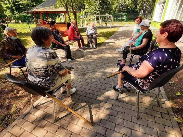 Защитят, поддержат, помогут: памятка по социальным услугам для жителей Ленинградской области