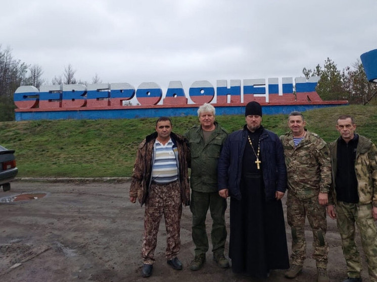 Гуманитарный груз для земляков доставил в зону СВО священник из Альметьевска