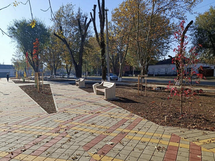 В Усть-Лабинске благоустроили территорию в центральной части города