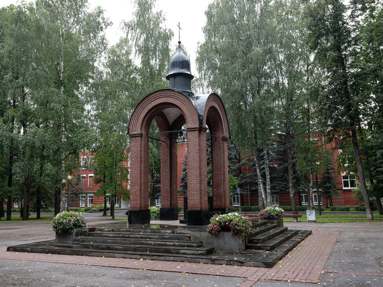Два мемориала военнослужащим благоустроят в Псковской области