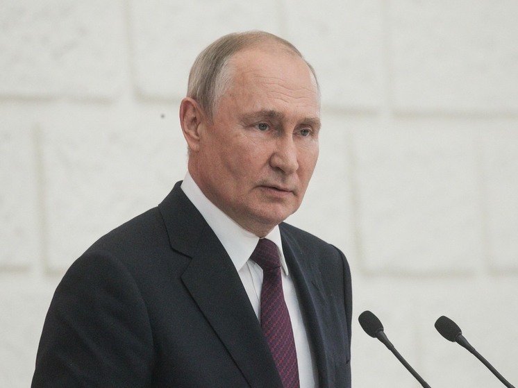 Путин назвал помощь России жителям Газы "святой обязанностью"
