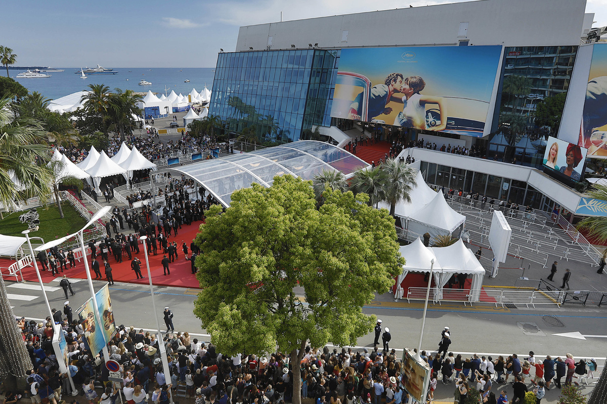 A Russian woman who did not make it to the red carpet at the Cannes Film Festival filed a lawsuit
