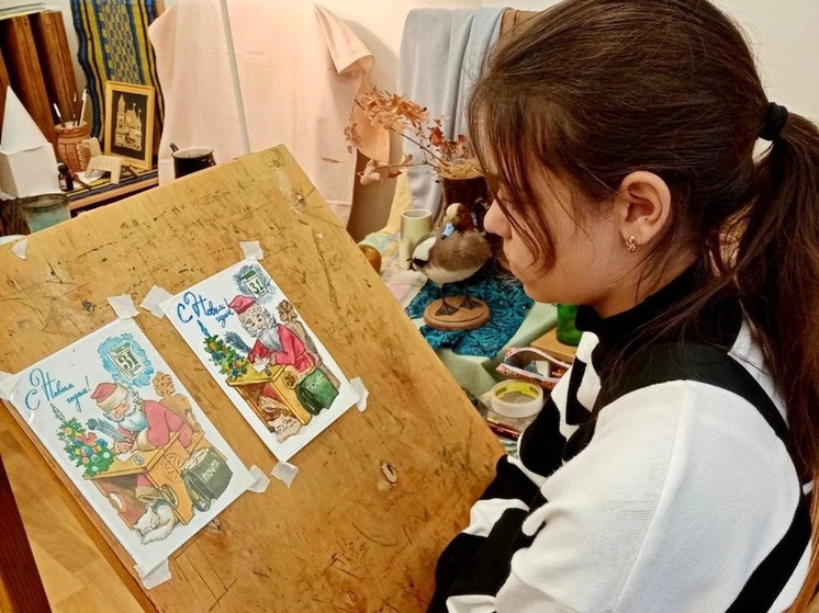 Орловские дети создают уникальные новогодние открытки для бойцов СВО