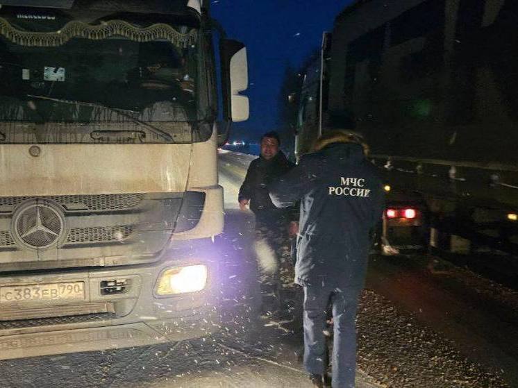 В Пензенской области образовалась огромная пробка на трассе в Кузнецком районе