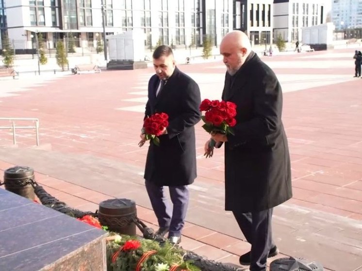 Пушилин возложил цветы к мемориалу Воину-Освободителю в центре Кузбасса