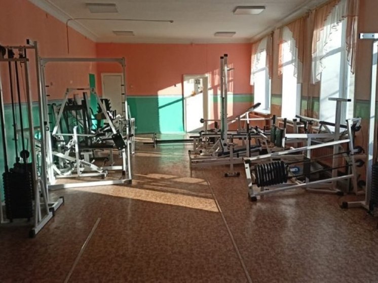 В новом здании барнаульского спортклуба для инвалидов устанавливают тренажеры