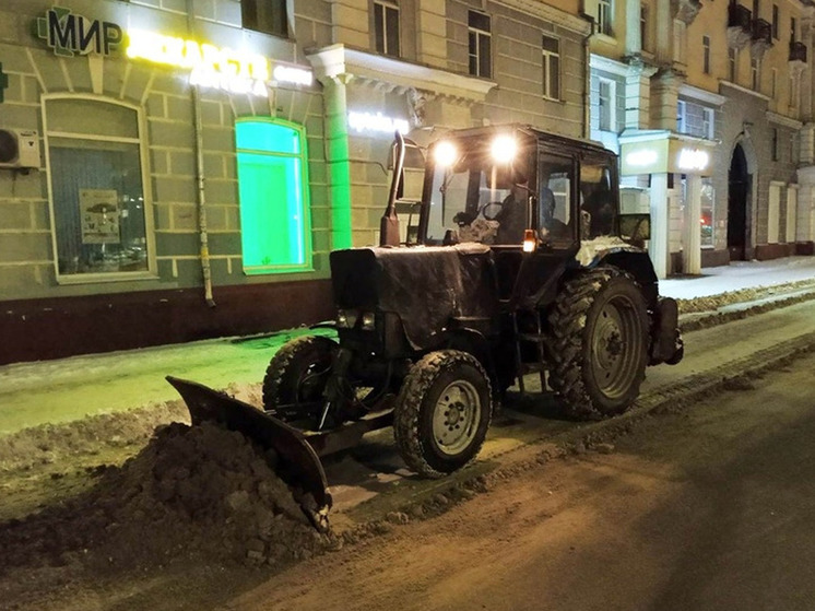 В ночь на 23 ноября улицы Иванова убирали 27 единиц спецтехники