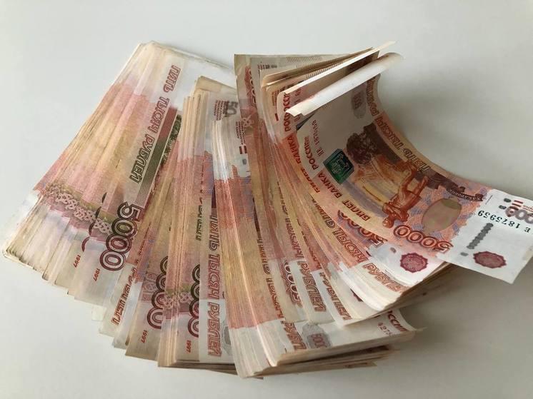 Средняя зарплата петербуржцев почти достигла 91 тысячи рублей
