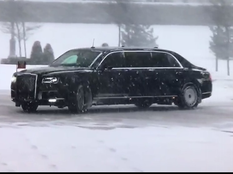 Putin's Aurus in Minsk had to overcome snowdrifts: video