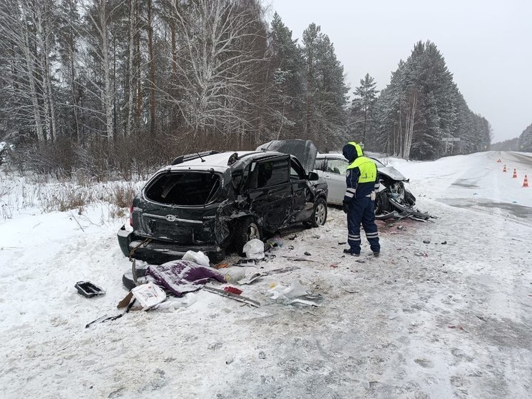 Трое взрослых и ребенок пострадали в ДТП на трассе Екатеринбург – Полевской