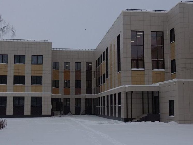 Кировская школа №53 в декабре получит сданный корпус