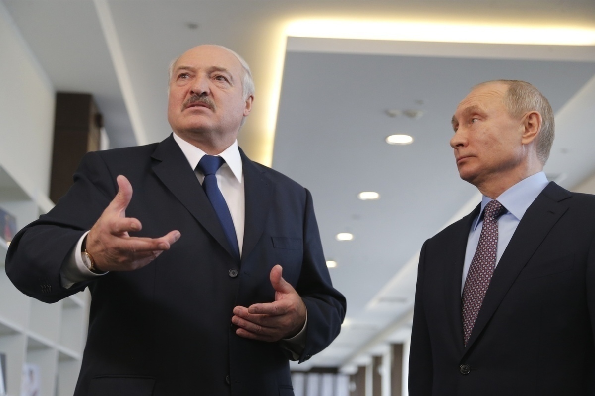 Песков сообщил о разговоре Путина с Лукашенко по пути в минский аэропорт