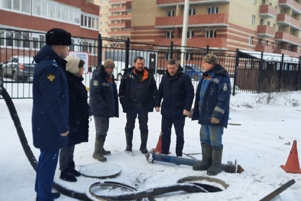 В Ярославском районе коммунальщики приступили к ликвидации потопа в поселке Красный Бор