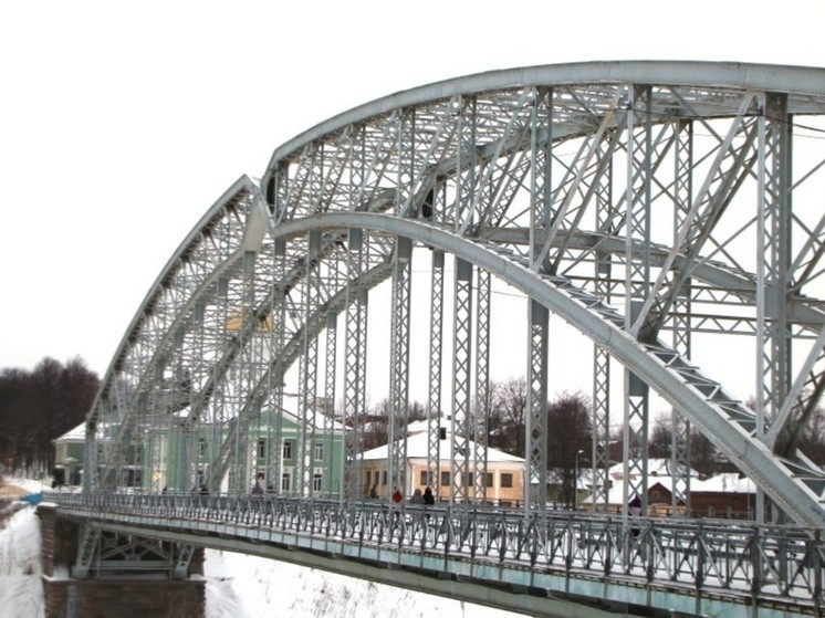 Завершены работы по сохранению арочного моста в городе Боровичи