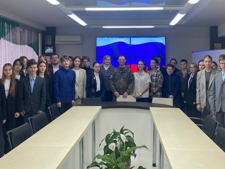 В смоленской школе номер 33 прошел урок мужества