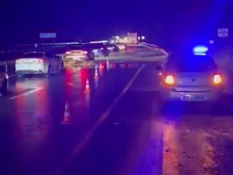 На Кубани река вышла из берегов и затопила трассу М-4 «Дон