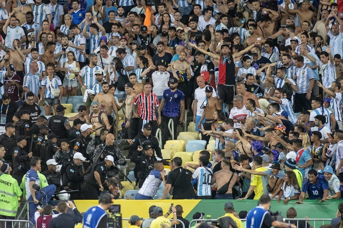 ФИФА начало расследование бойни на матче Бразилия - Аргентина