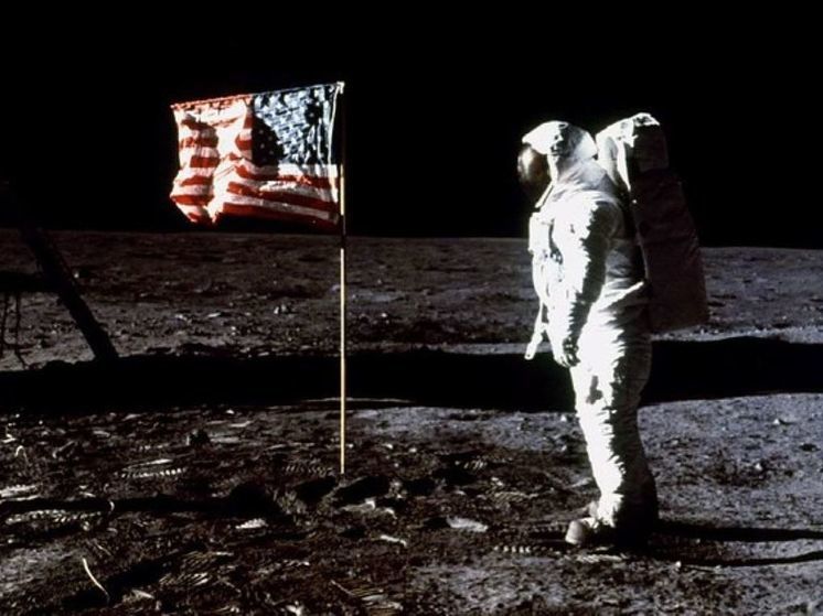 Пушков прокомментировал выводы нейросети о поддельной фотографии лунной миссии NASA