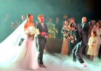 Один из самых популярных российских актеров Александр Петров устроил в Подмосковье пышное свадебное торжество