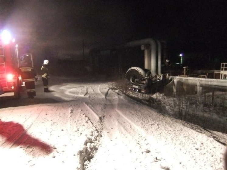 Машина вылетела с дороги в кювет и встала на крышу в Суоярвском районе