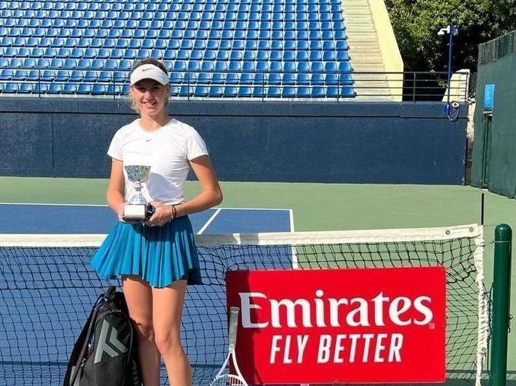 Курская теннисистка Дарья Харланова завоевала золотую медаль на турнире в Дубае