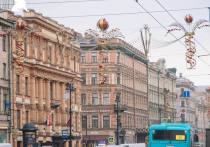 Невский проспект начали украшать к Новому году. Преображение главной артерии города продолжается, написали в пресс-службе администрации Центрального района.