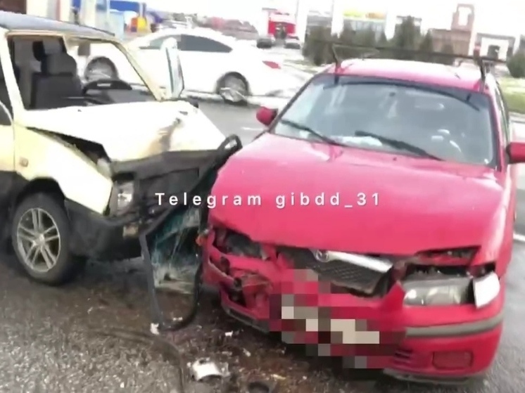 В Белгородском районе столкнулись иномарка и отечественное авто