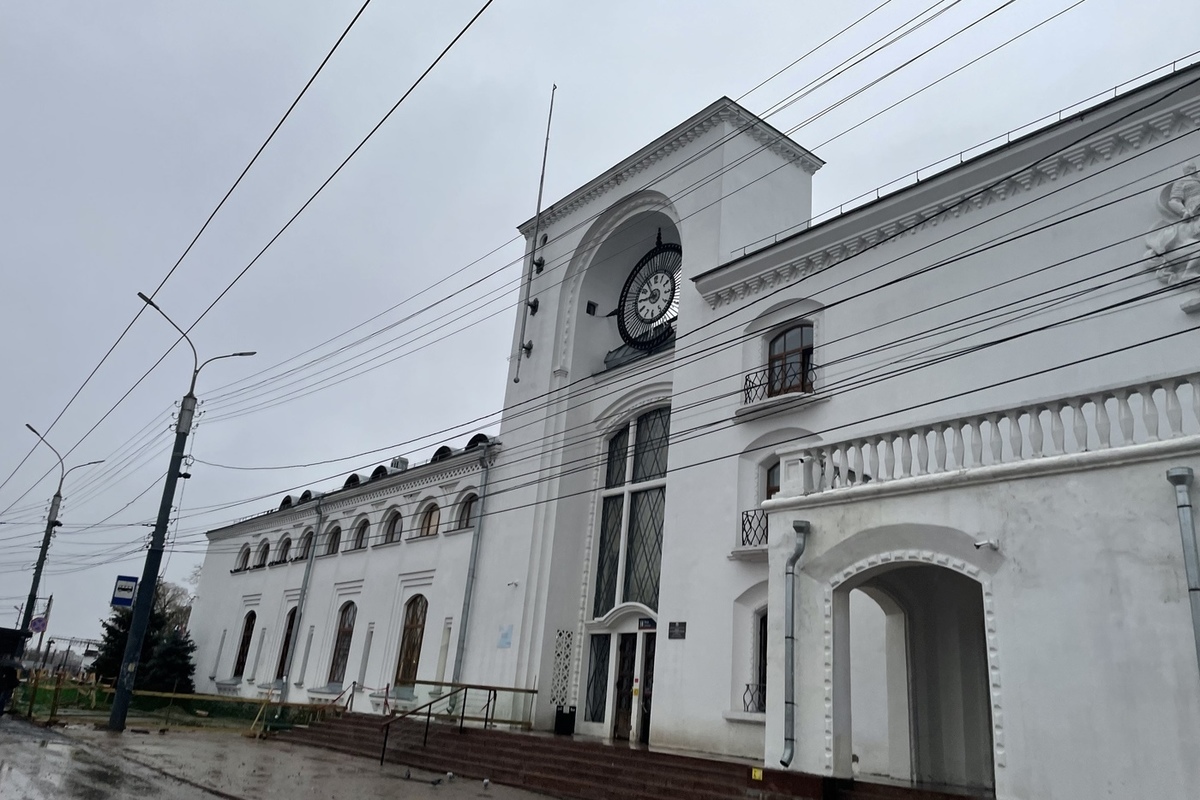 Названы фильмы и сериалы, в которых можно увидеть ж/д вокзал Великого Новгорода