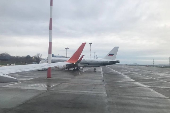 Летевшие в Сочи самолеты перенаправили в Минеральные Воды из-за непогоды