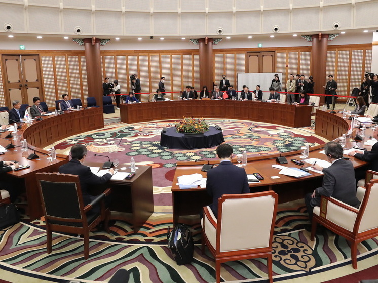 Главы МИД Южной Кореи, КНР, Японии не согласовали проведение трехстороннего саммита