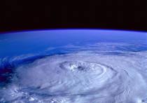 По словам эксперта центра погоды "Фобос" Евгения Тишковца, скорость ураганного ветра в Крыму достигла 144 км/ч в результате прохождения холодного атмосферного фронта балканского циклона