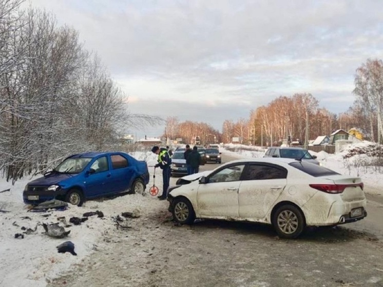 На месте столкновения трех машин на Сибирском тракте выявлены недостатки дороги