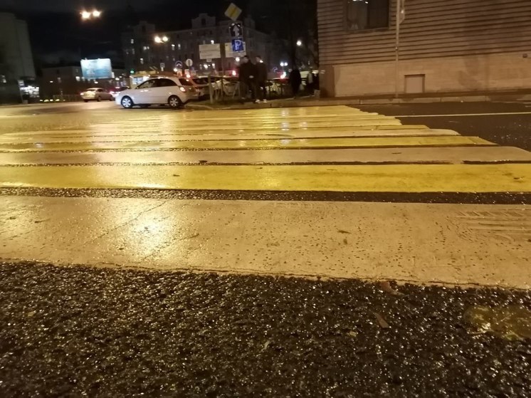 В Новгороде женщина попала под колеса автомобиля на пешеходном переходе