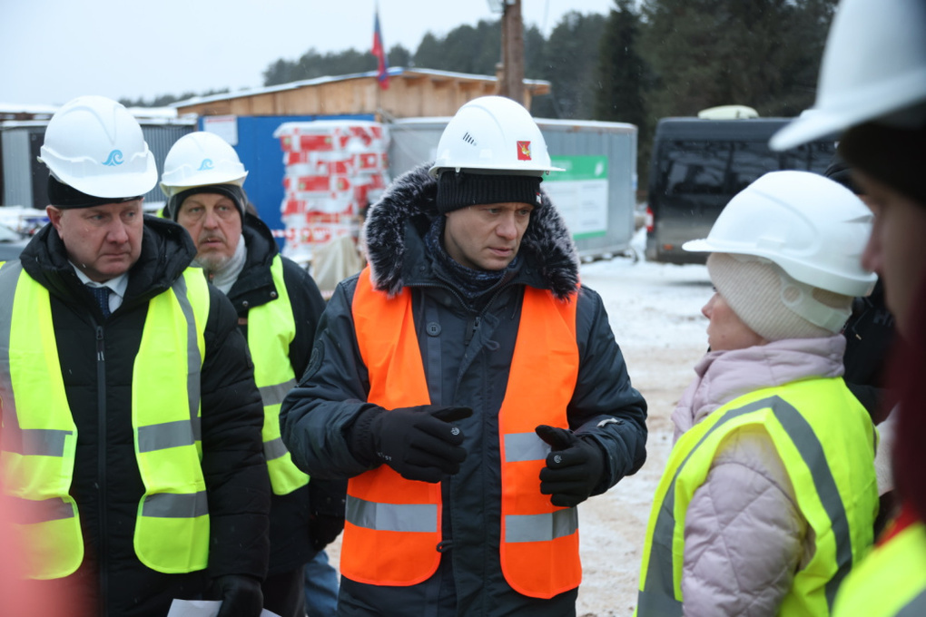 Строительство водозаборных сооружений в Никольске проверил врио губернатора области