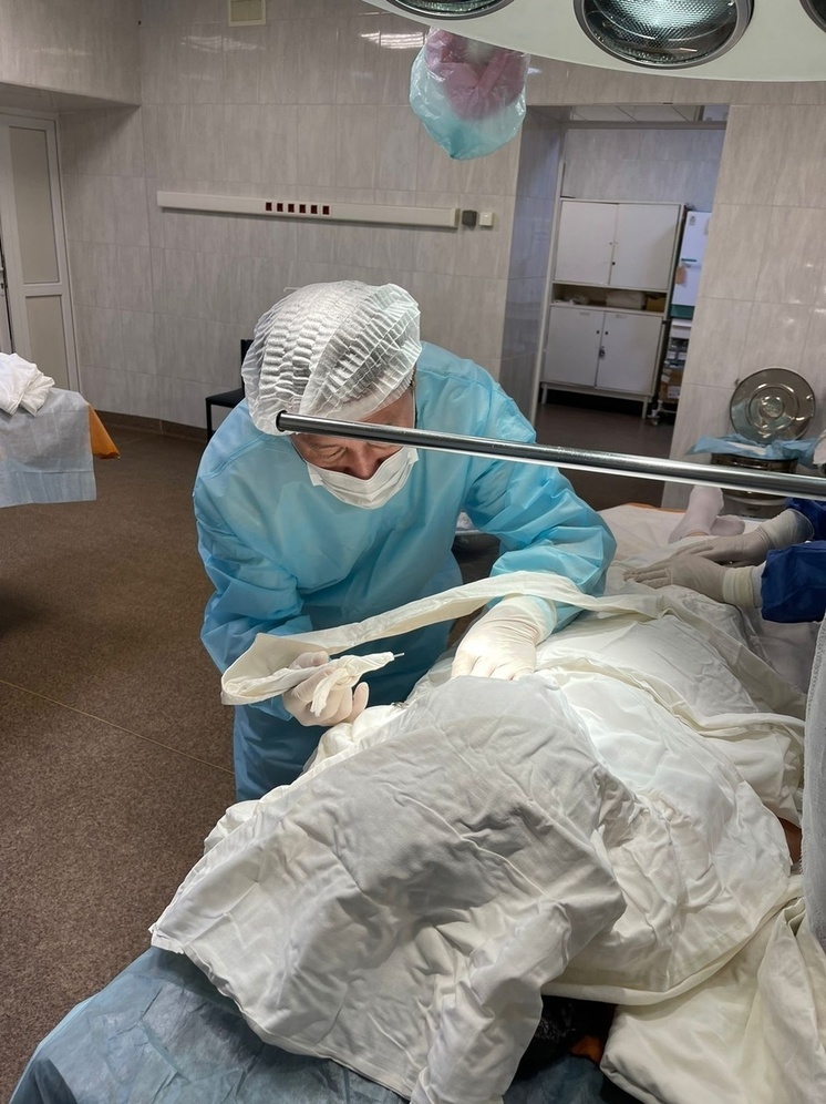 Команда врачей из Карелии прооперировала трех пациентов в Запорожской области