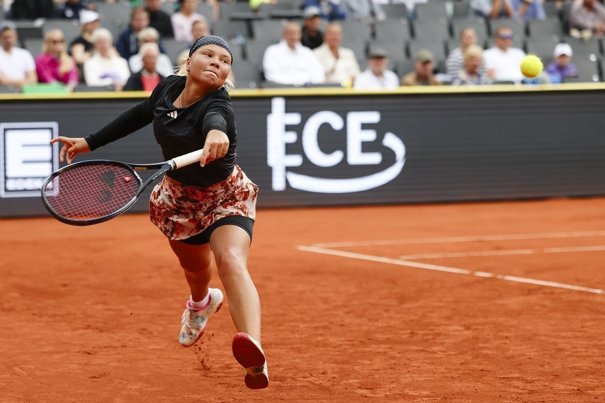 Шнайдер опустилась на 24 позиции в рейтинге WTA
