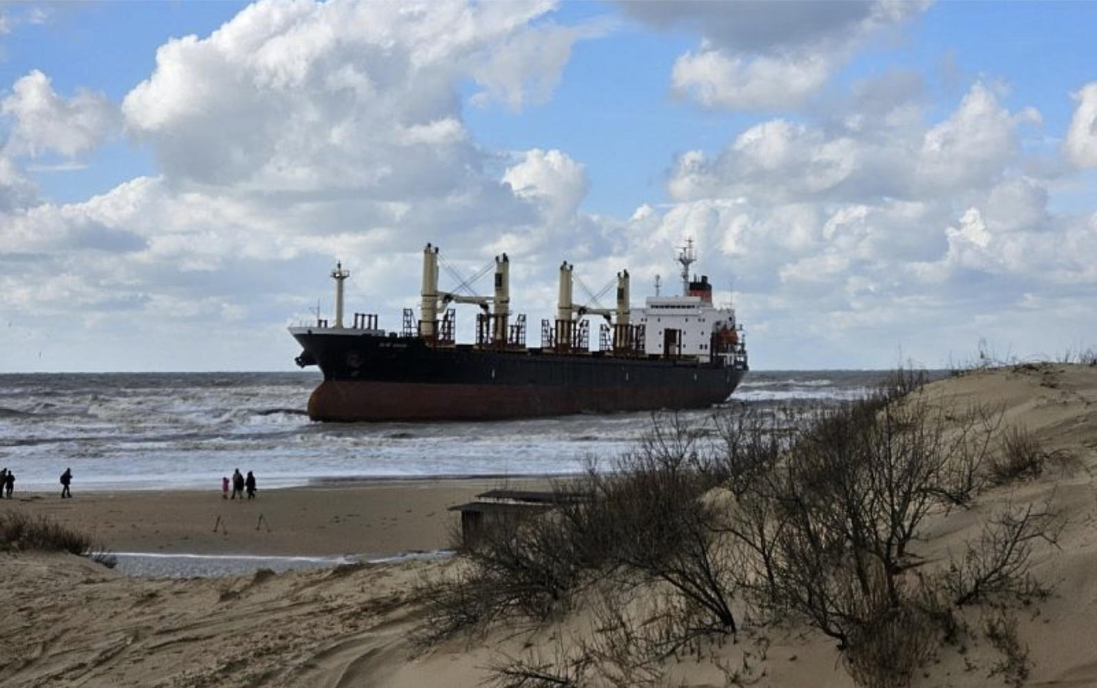 На Кубань грянул сильнейший шторм: кадры размытых пляжей, уничтоженных домов и затопленных дорог