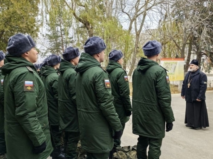 В войсковые части отправились первые 100 призывников из Волгоградской области