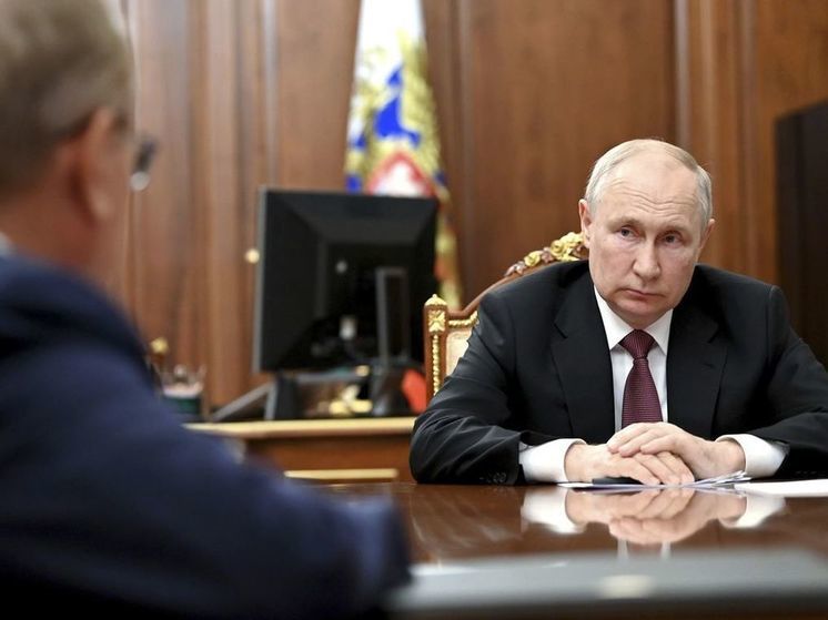 Путин встретился с главой ВТБ Костиным