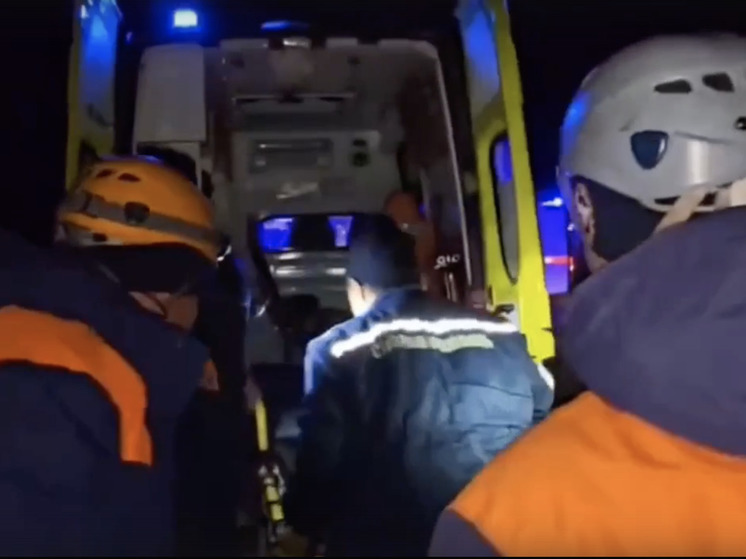 Спасатели Тувы помогли пострадавшим в ДТП