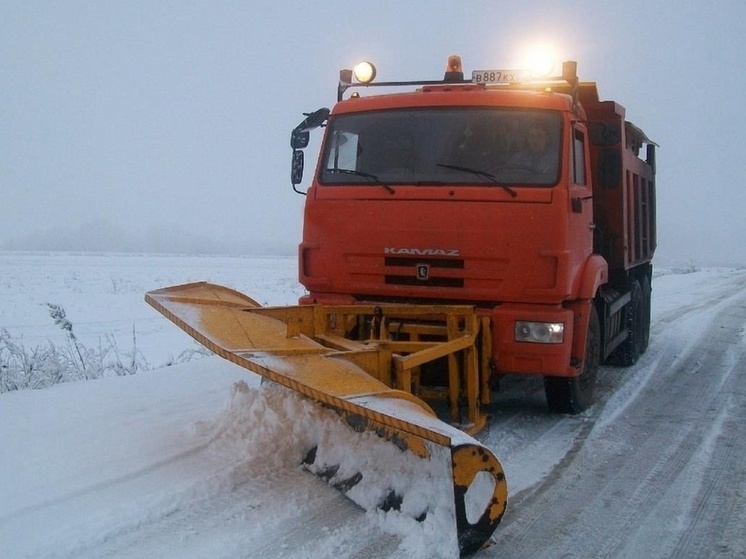 Смоленский район потихоньку очищается от снега